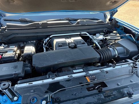 Used 2024 Chevrolet Colorado Z71 w/ Z71 Convenience Package 2 image 29