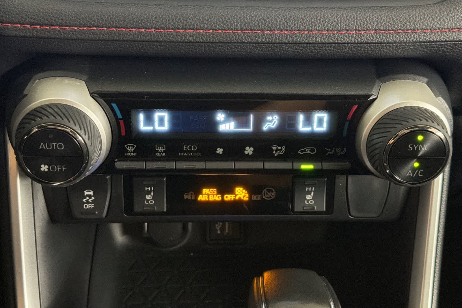 Used 2024 Toyota RAV4 SE w/ Weather & Moonroof Package AWD/4WD image 20