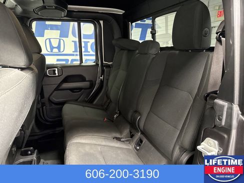 Used 2020 Jeep Gladiator Overland w/ Safety Group image 15