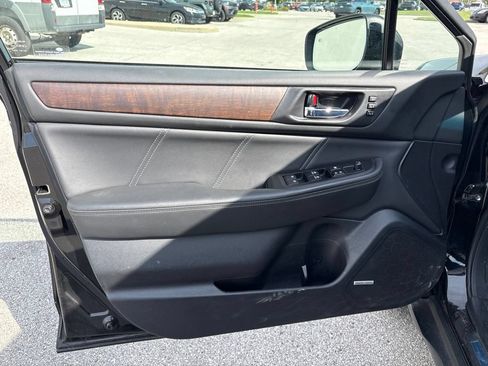 Used 2018 Subaru Outback 2.5i Limited AWD/4WD image 8