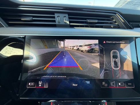 Used 2024 Audi Q8 e-tron Prestige w/ Prestige Package image 33