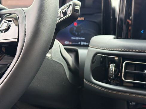 New 2026 Lincoln Aviator AWD image 32