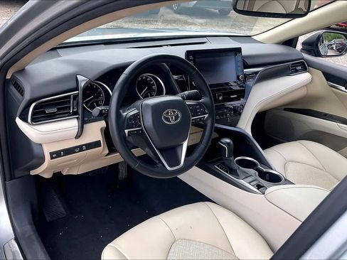 Used 2024 Toyota Camry XLE FWD image 17