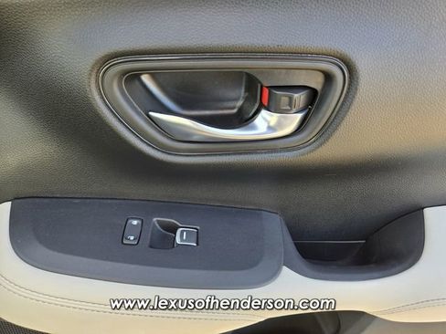 Used 2023 Honda HR-V EX-L image 18