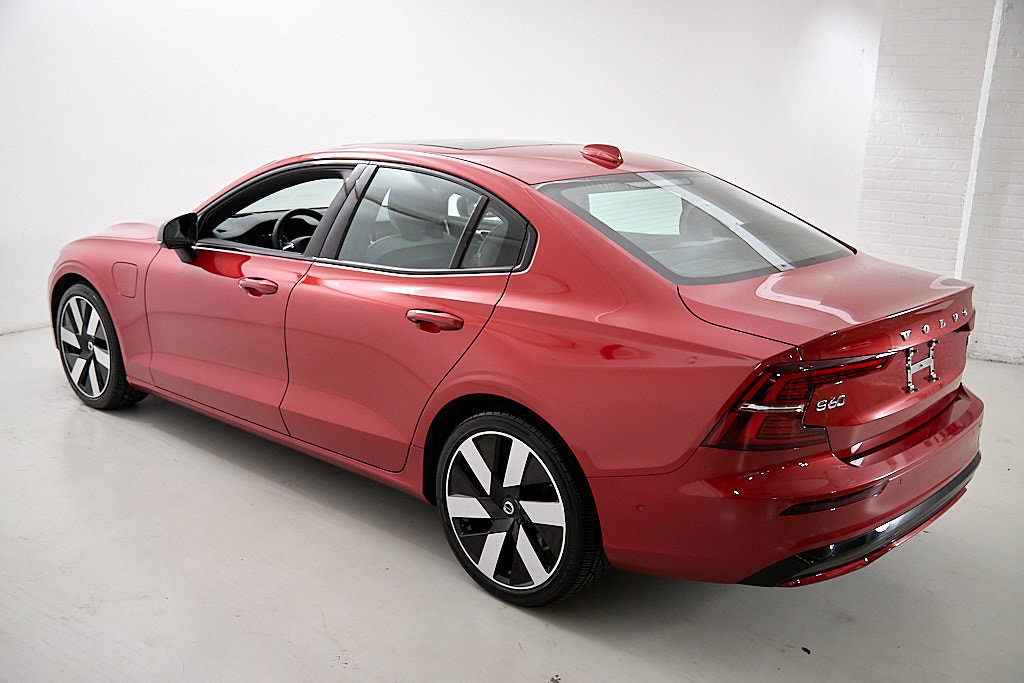 Used 2024 Volvo S60 T8 Ultimate AWD/4WD image 8