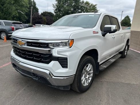 Used 2024 Chevrolet Silverado 1500 LT AWD/4WD image 9