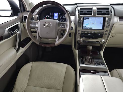Used 2016 Lexus GX 460 w/ Premium Package AWD/4WD image 15