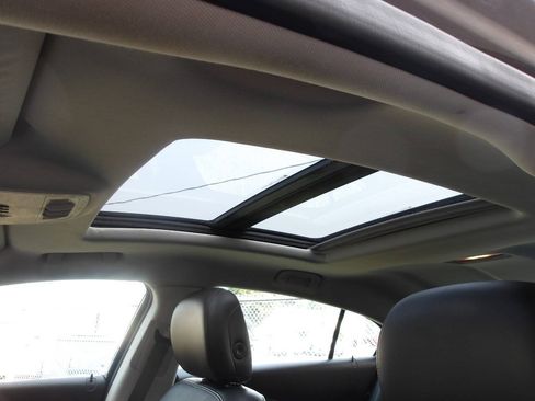 Used 2012 Buick LaCrosse Leather FWD image 13