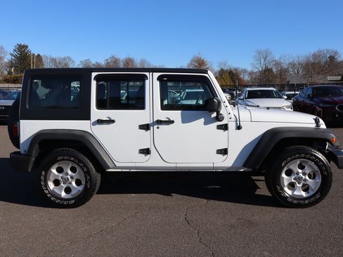 Used 2016 Jeep Wrangler Unlimited Sport image 4
