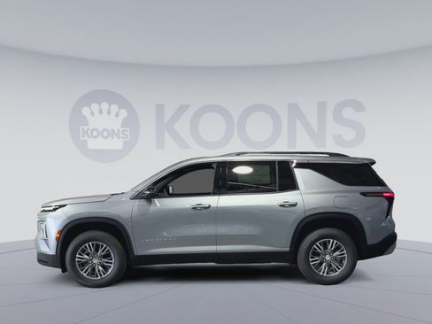 New 2026 Chevrolet Traverse LT w/ Driver Confidence Package FWD image 7