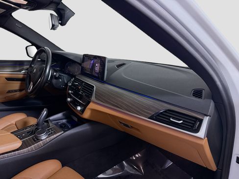 Used 2021 BMW 530i w/ Premium Package image 30