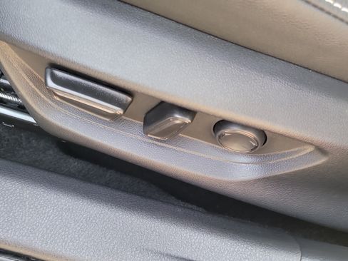 Used 2025 Toyota Camry SE FWD image 20