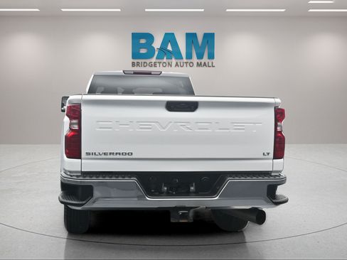 Used 2025 Chevrolet Silverado 2500 LT w/ Convenience Package AWD/4WD image 5
