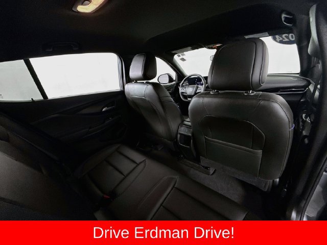 Used 2024 Buick Envista Sport Touring w/ Convenience I Package FWD image 28