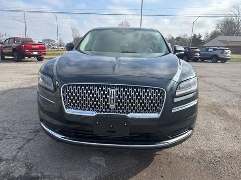 Used 2022 Lincoln Nautilus AWD image 2