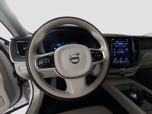 Certified 2024 Volvo XC60 B5 Plus AWD/4WD image 12