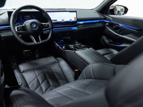 Used 2025 BMW i5 xDrive40 w/ M Sport Package AWD/4WD image 19