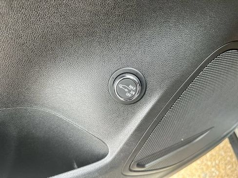 Used 2023 Buick Envision Essence FWD image 47