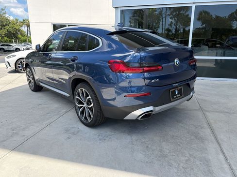 Used 2022 BMW X4 xDrive30i w/ Parking Assistance Package AWD/4WD image 3