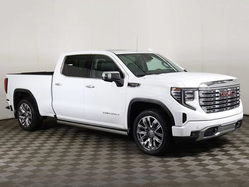 Used 2024 GMC Sierra 1500 Denali w/ Denali Reserve Package AWD/4WD image 2