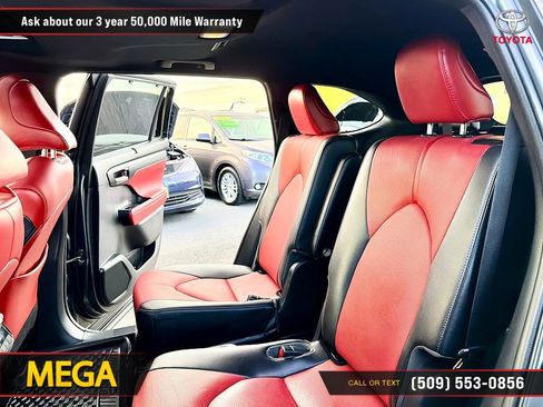 Used 2021 Toyota Highlander XSE image 16