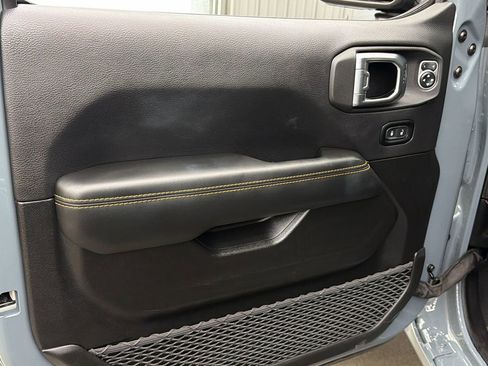 Used 2025 Jeep Wrangler Unlimited Sahara w/ Safety Group AWD/4WD image 23
