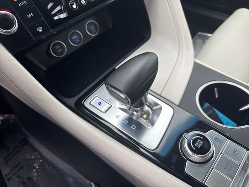 Used 2024 Genesis G70 2.5T image 27