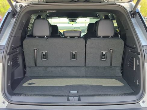New 2026 Chevrolet Traverse LT w/ Enhanced Driving Package FWD image 11