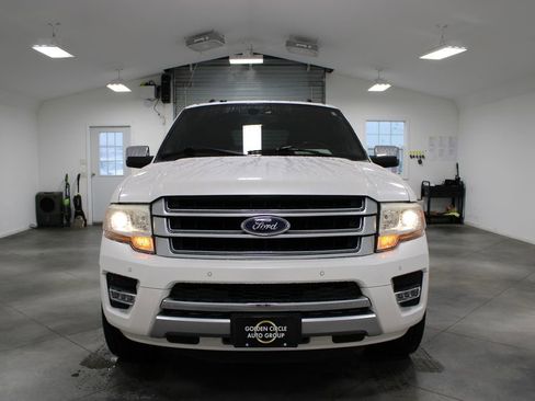 Used 2017 Ford Expedition Platinum image 3