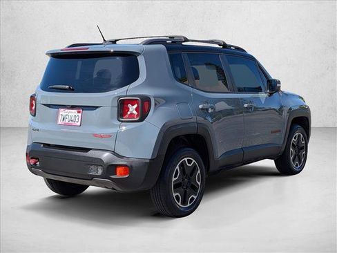 Used 2015 Jeep Renegade Trailhawk AWD/4WD image 5