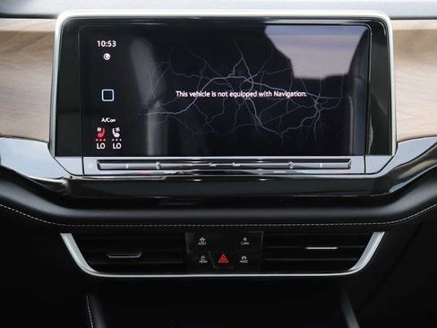 Used 2025 Volkswagen Atlas SE image 33