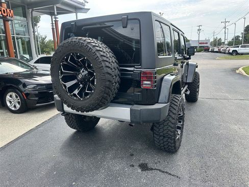 Used 2015 Jeep Wrangler Unlimited Sahara w/ Connectivity Group AWD/4WD image 4