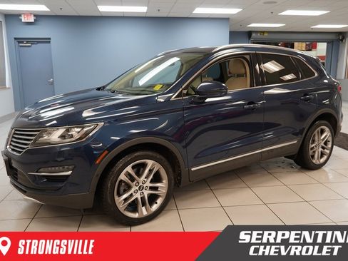 Used 2016 Lincoln MKC Reserve image 1