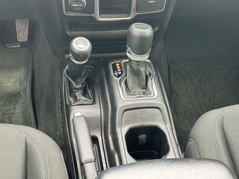 Used 2021 Jeep Gladiator Sport image 20