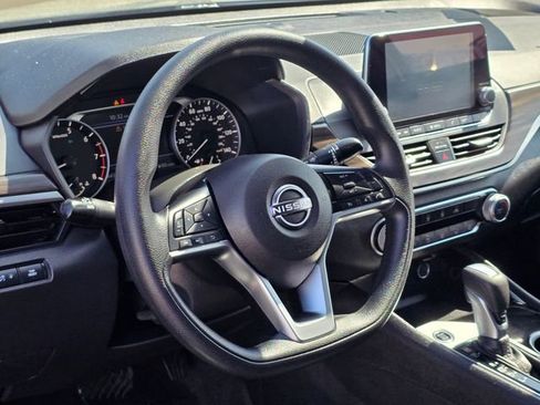 Used 2024 Nissan Altima 2.5 SV image 12