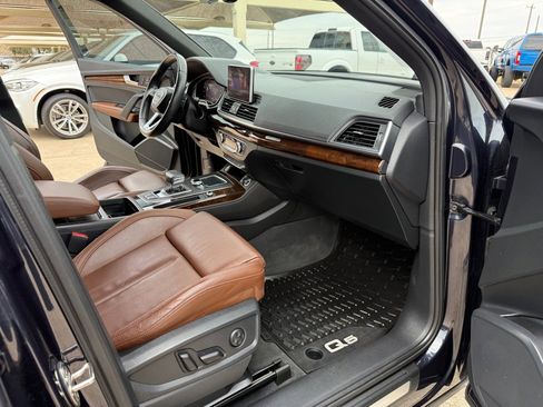 Used 2020 Audi Q5 2.0T Premium Plus w/ Premium Plus Package image 16