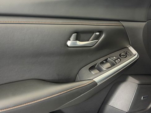 Used 2023 Nissan Sentra SR w/ SR Premium Package FWD image 14