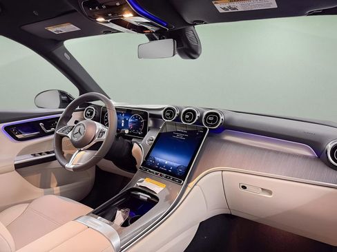 Used 2025 Mercedes-Benz GLC 300 image 26