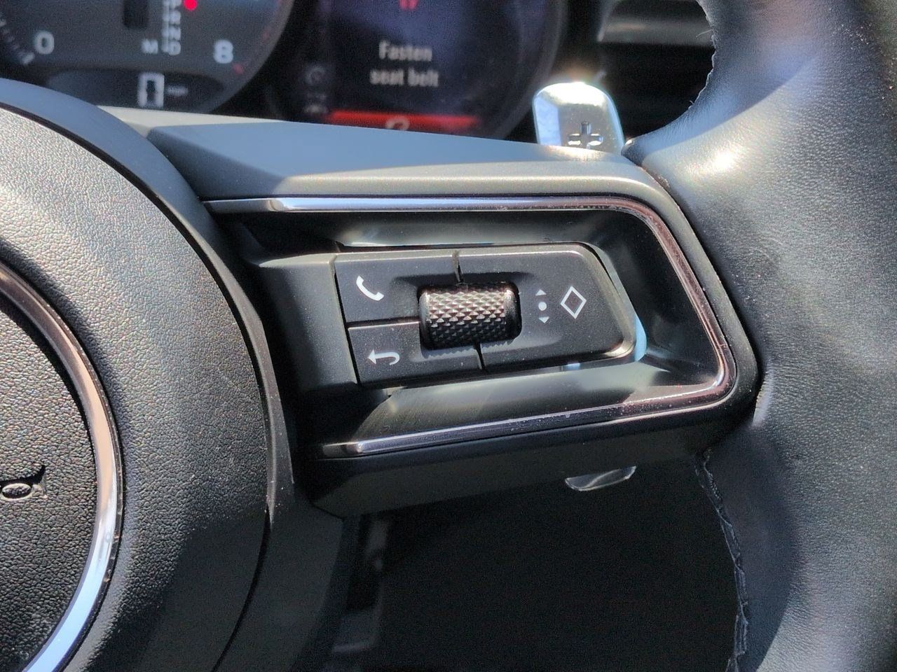 Used 2024 Porsche Macan Turbo AWD/4WD image 12