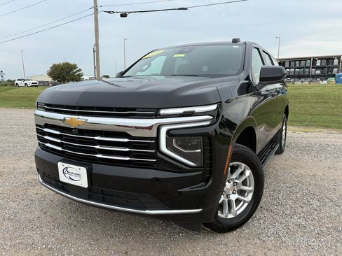 Used 2025 Chevrolet Tahoe LT RWD image 1