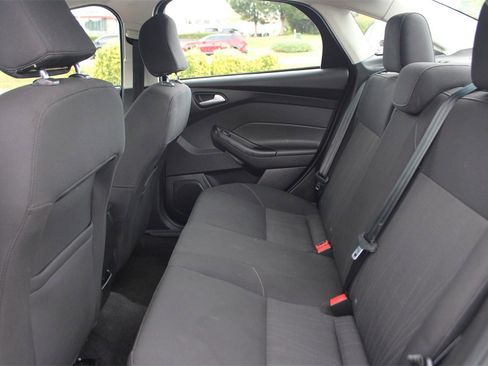 Used 2017 Ford Focus SE image 12