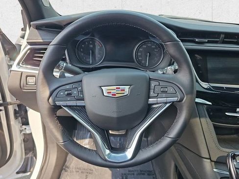 Used 2025 Cadillac XT6 Sport w/ Technology Package image 19