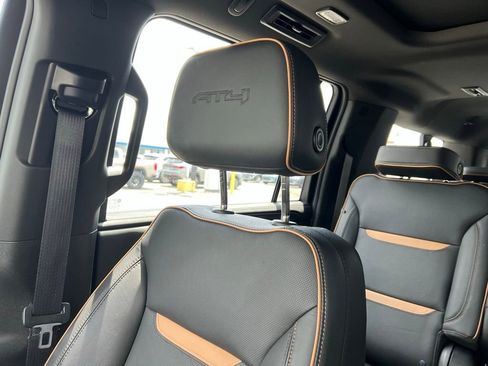 Used 2023 GMC Yukon XL AT4 w/ Technology Package AWD/4WD image 21