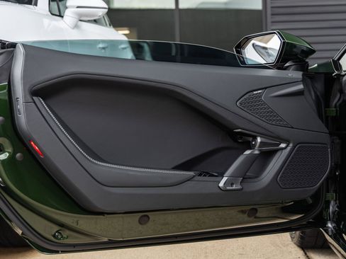 Used 2026 Lamborghini Temerario AWD/4WD image 32