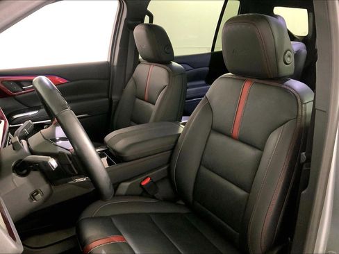 Used 2024 Chevrolet Traverse RS w/ LPO, Floor Liner Package AWD/4WD image 22