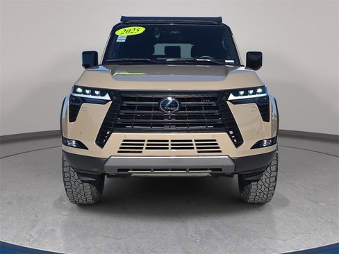 Used 2025 Lexus GX 550 image 3