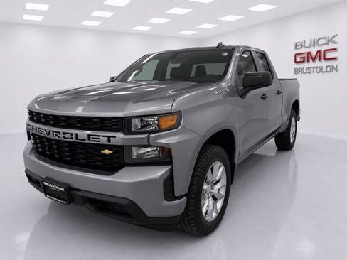 Used 2019 Chevrolet Silverado 1500 Custom w/ Custom Convenience Package AWD/4WD image 5