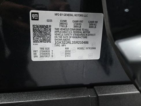Used 2025 GMC Yukon XL Denali AWD/4WD image 15