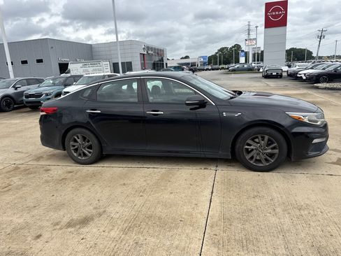 Used 2019 Kia Optima LX FWD image 12