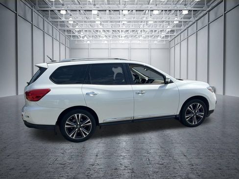 Used 2017 Nissan Pathfinder Platinum FWD image 14